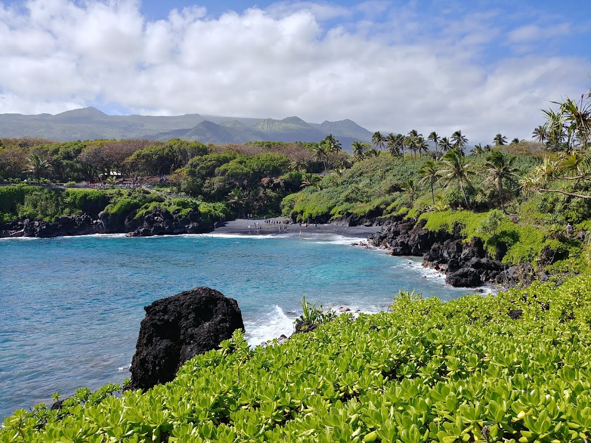 Pa'iloa Black Sand Beach (Wai'anapanapa) — Hana, Maui, Hawaii
