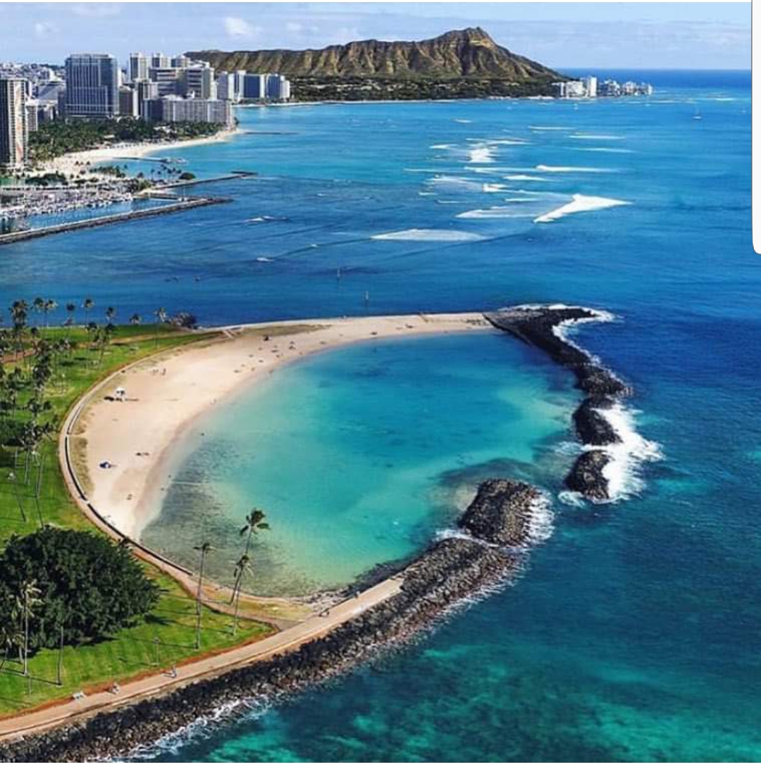 Ala Moana Beach Park — Downtown Honolulu, Oahu, Hawaii